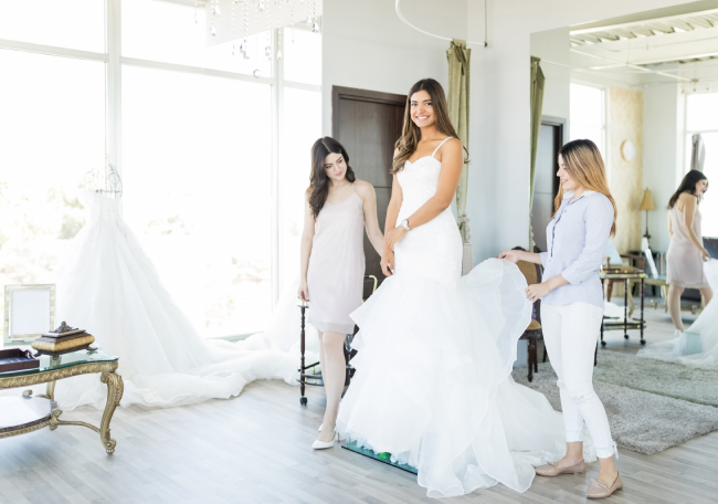 5 Things to Consider When Buying a Wedding Dress